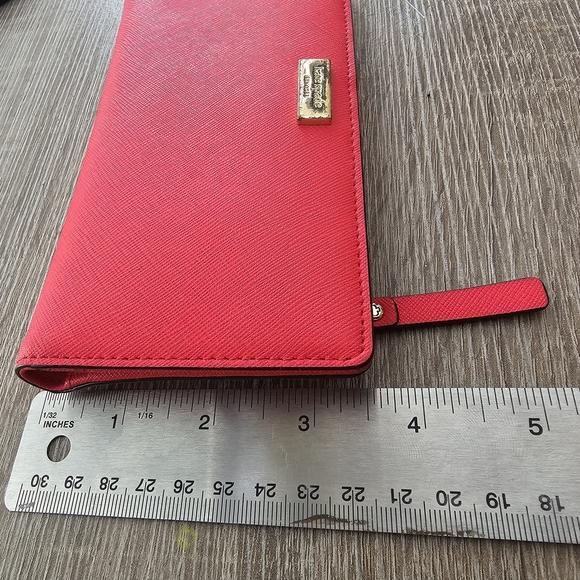 Kate Spade Vibrant Red Wallet - Picture 2 of 10